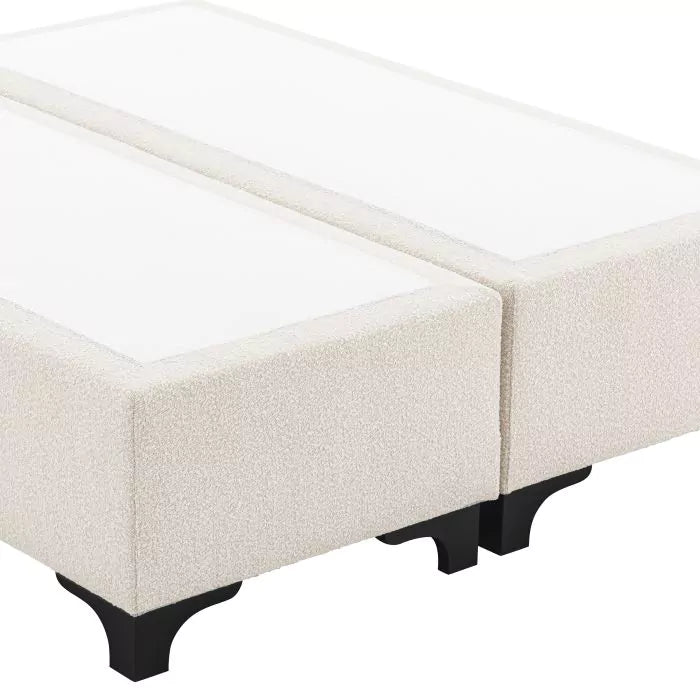Pat Mavone Boucle Cream 116458, Eichholtz