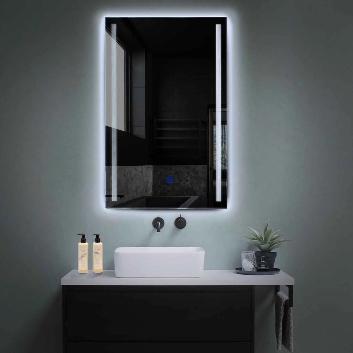 Oglinda LED verticala cu lumina LED rece Gama Minimal Model 7 cu buton touch - Reyze