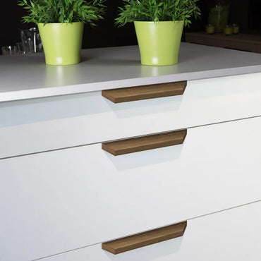 Maner pentru mobila Barcco, finisaj nuc, L:200 mm