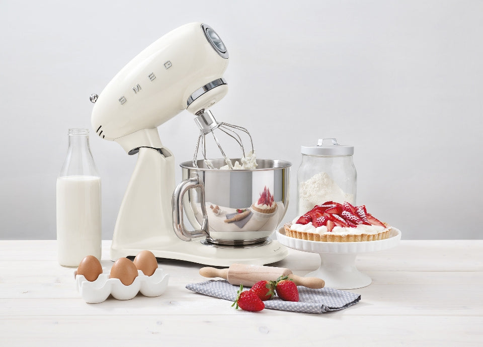 Robot de bucătărie 50's Style SMF03CREU, Smeg